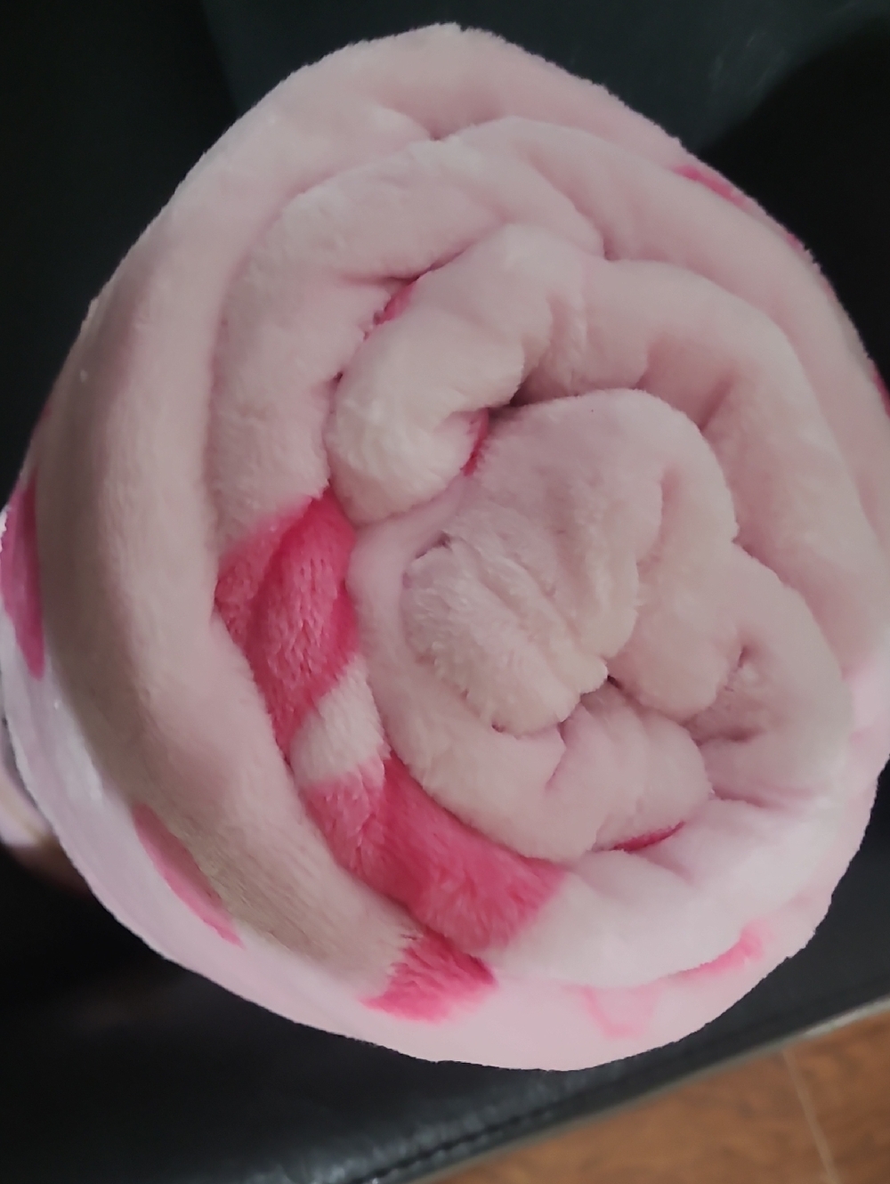 Paris Hilton Pink Plush Bow Paw Print Pet Blanket- 50x40in - Picture 5 of 6